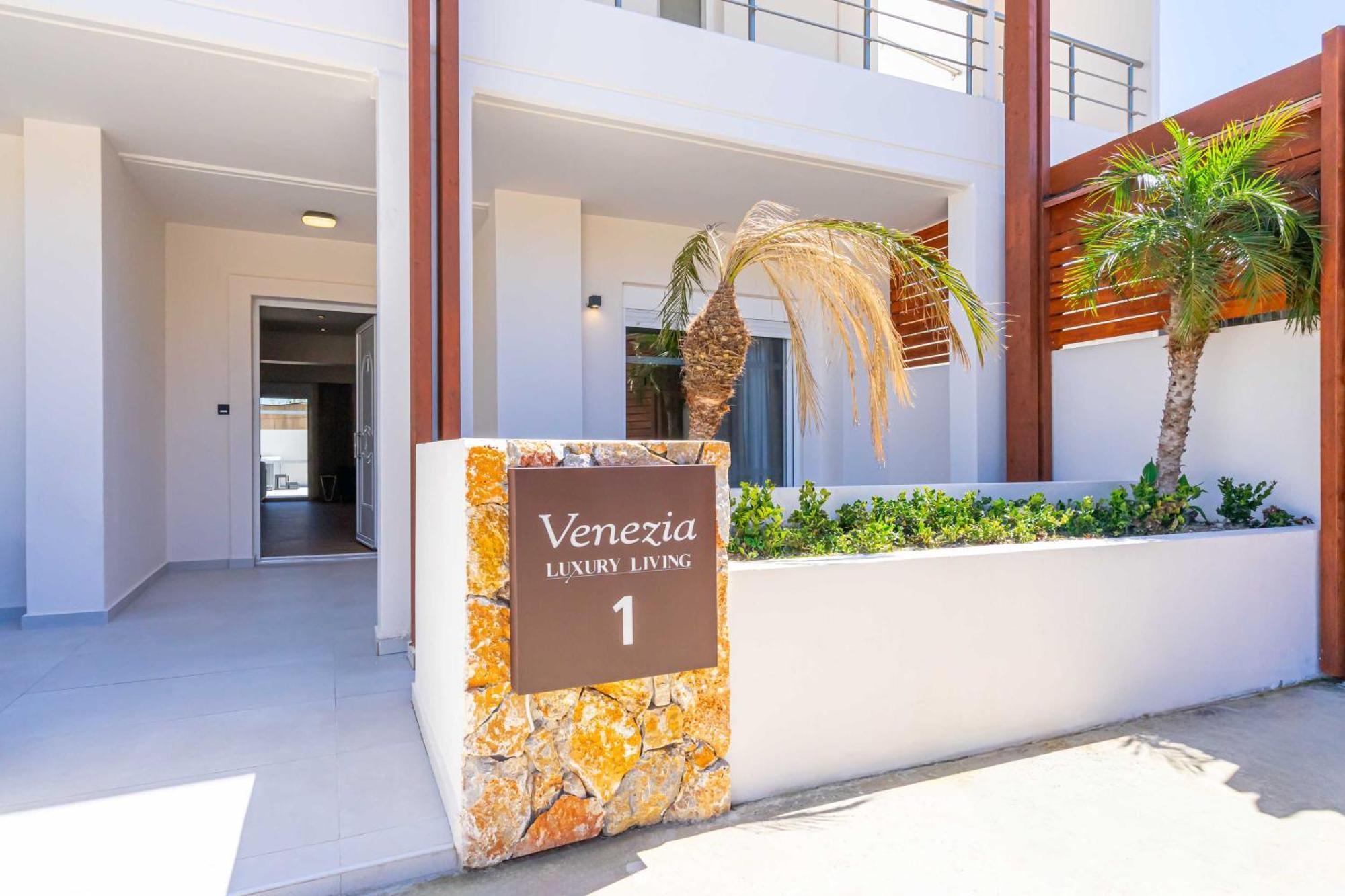 Venezia Luxury Living Villas, 法里拉基 外观 照片